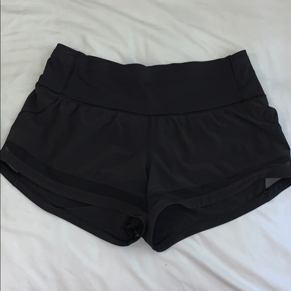 Rare high rise adorable Lululemon shorts!!